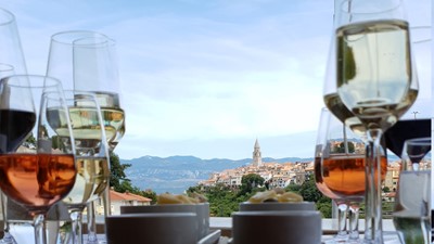 Degustacija u Kući vina, autor i vlasnik Ivan Katunar (1).jpg
